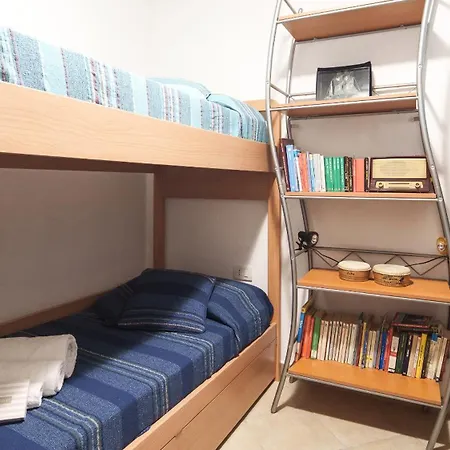 Welcomely - Petali Di Rosa - A Due Passi Dalla