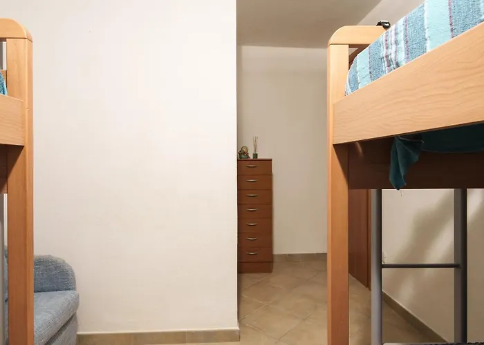 Welcomely - Petali Di Rosa - A Due Passi Dalla *