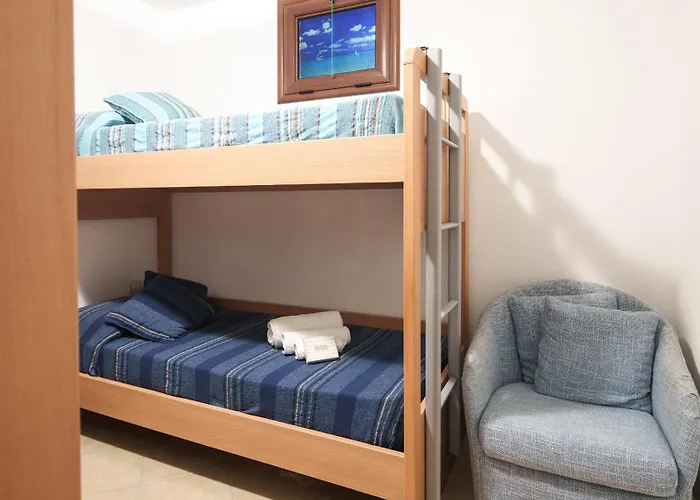 Welcomely - Petali Di Rosa - A Due Passi Dalla