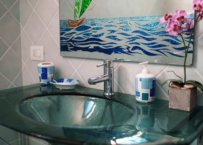 Welcomely - Petali Di Rosa - A Due Passi Dalla *