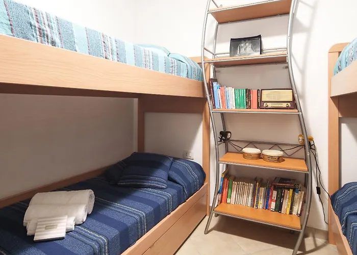 Welcomely - Petali Di Rosa - A Due Passi Dalla